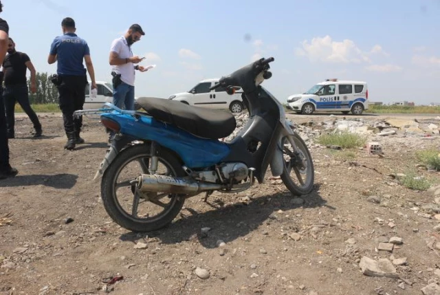 Son dakika... Adana'da polis kovalamacasının akabinde şoförünün bırakıp kaçtığı motosiklet çalıntı çıktı