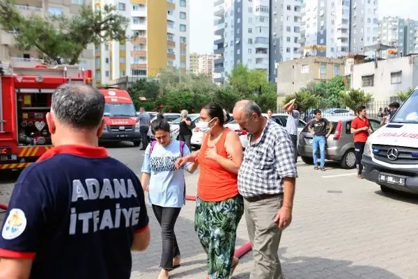 Son dakika haberi... Apartmanın 13'üncü katında yangın; anne ve 2 çocuğu son anda kurtuldu