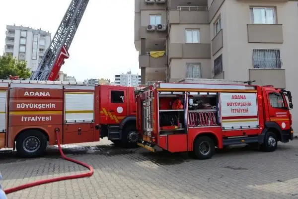 Son dakika haberi... Apartmanın 13'üncü katında yangın; anne ve 2 çocuğu son anda kurtuldu