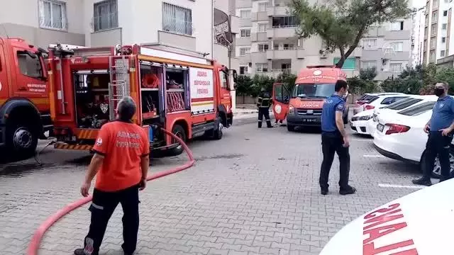 Son dakika! Binanın 12. katındaki dairede çıkan yangın söndürüldü (2)