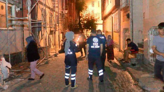 Erkek arkadaşıyla kavga eden genç kız, evlerinin önündeki iskeleye çıkarak atlamak istedi