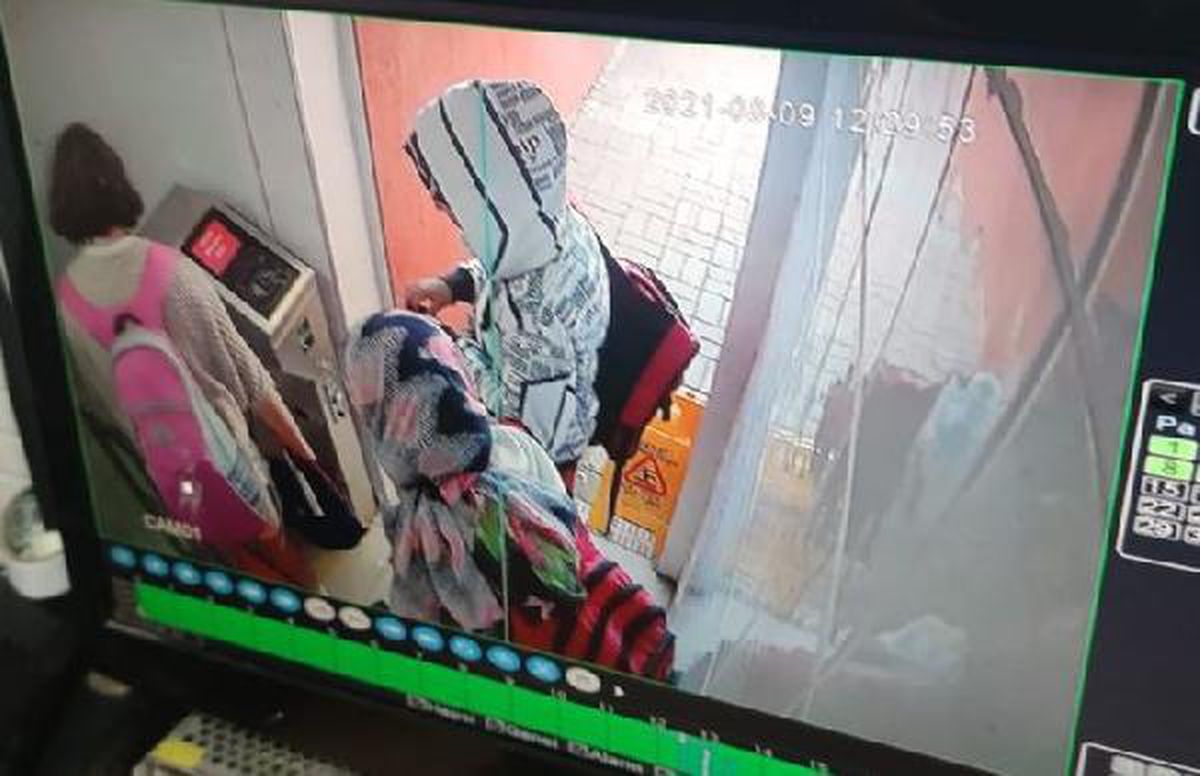 Hadımköy'de kayıplara karışan 3 küçük kız son olarak belediyeye ait tuvaletin kameralarına takıldı