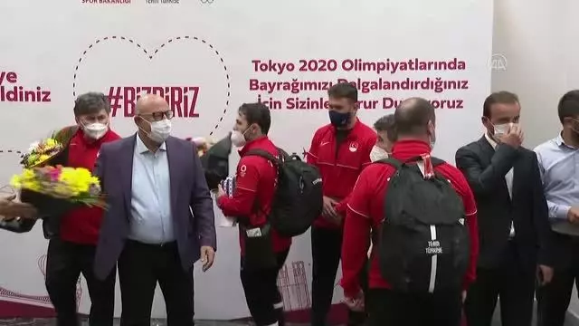 Milli sporcular yurda döndü (2)