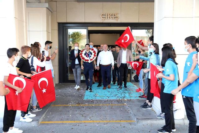 olimpiyatlarda tarih yazan eray samdan yurda 14318725 o