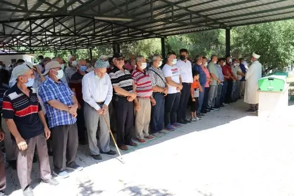 Son dakika haberi... OTOBÜS KAZASINDA ÖLEN CENGİZ UMUT YALOVA'DA TOPRAĞA VERİLDİ