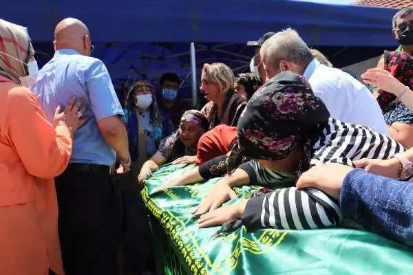 Son dakika haberi... OTOBÜS KAZASINDA ÖLEN CENGİZ UMUT YALOVA'DA TOPRAĞA VERİLDİ