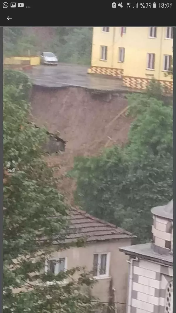RİZE'DE ETKİLİ YAĞIŞ VE HEYELAN; ÇAY BAHÇESİNDE 7 KİŞİ MAHSUR KALDI