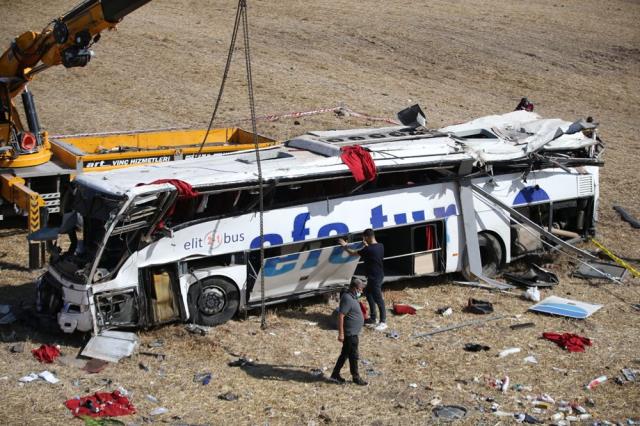 15 kişinin öldüğü otobüs kazasından emniyet kemeriyle kurtulan Didem, mucizeyi anlattı