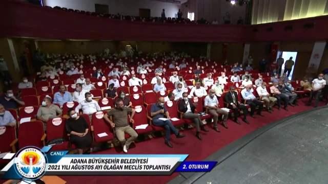 Adana Büyükşehir Belediye Meclisi'nde kelam hakkı arbedesi