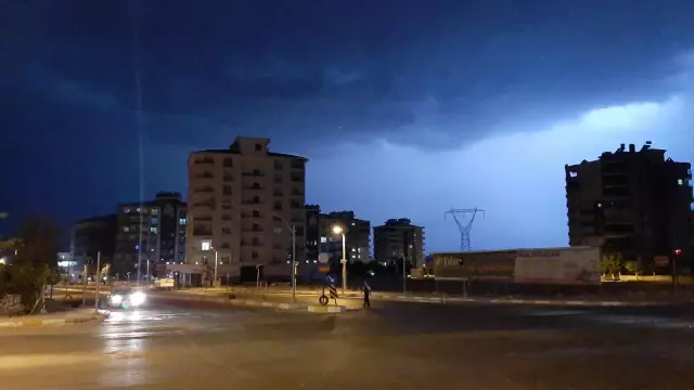 Son dakika haberleri | Adıyaman'da yıldırım yangına neden oldu