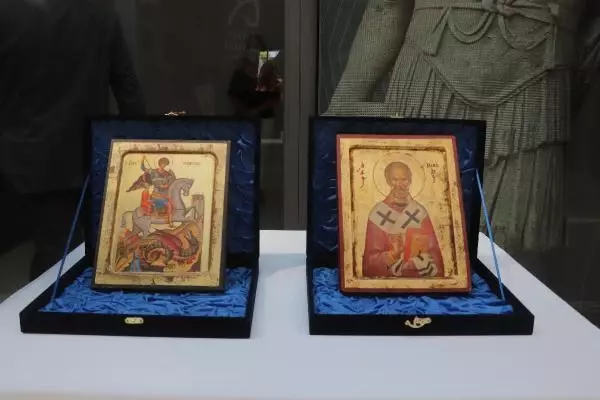 Son dakika haber: KİLİSELERDEN ÇALINAN 12 ESER'İ BARTHOLOMEOS'A TESLİM ETTİ -2