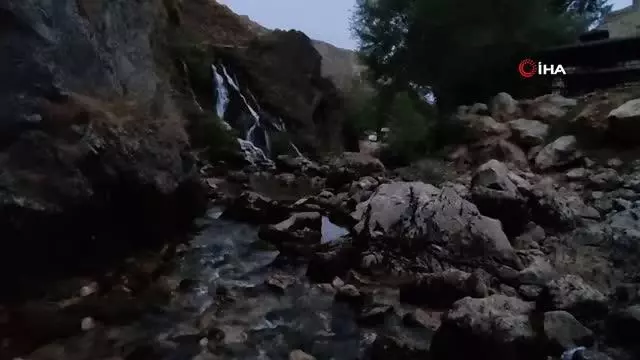Çağlayan gibi akan Homurlu Şelalesi kuruma noktasına geldi