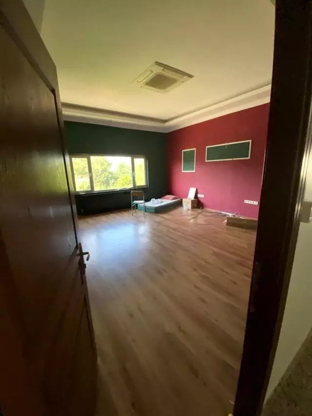 Çekleri karşılıksız çıkınca gittikleri fabrikada karşılaştıkları manzara karşısında şoke oldular