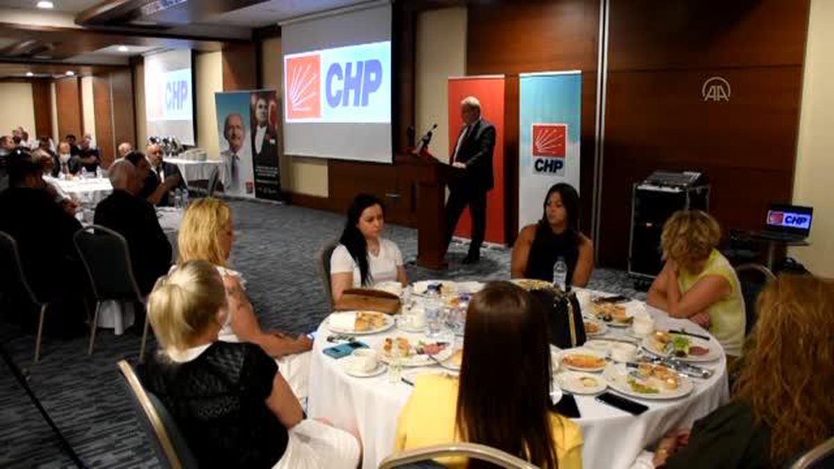 CHP Sözcüsü Öztrak, Tekirdağ'da muhtarlarla bir araya geldi