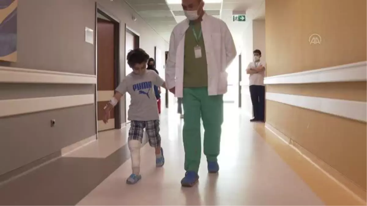 Küçük Alparslan, hava ambulansıyla geldiği hastanede 2 ayda ayağa kalktı