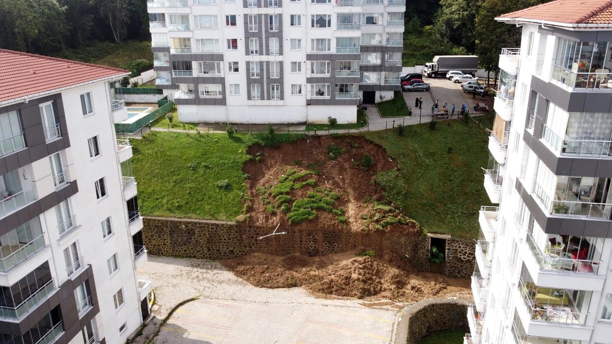 Ordu'da heyelan nedeniyle boşaltılan 96 daireli sitede son durum - Vimarsana News