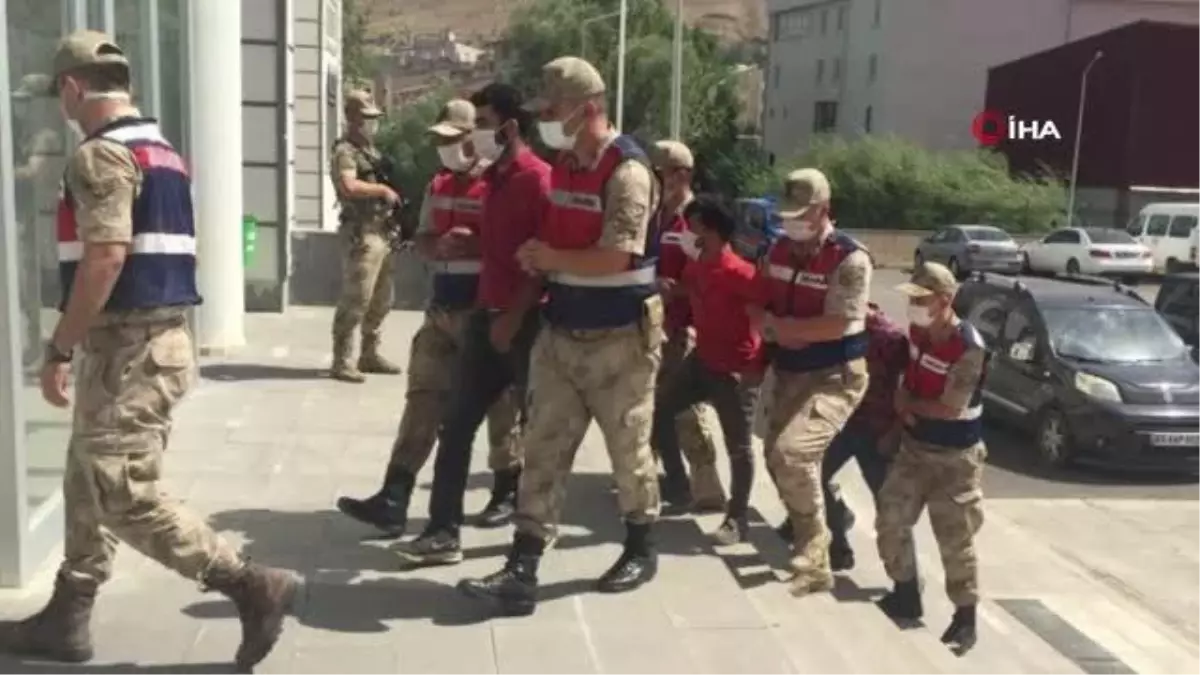 PKK terör örgütü propagandası yapan 10 kişi gözaltına alındı