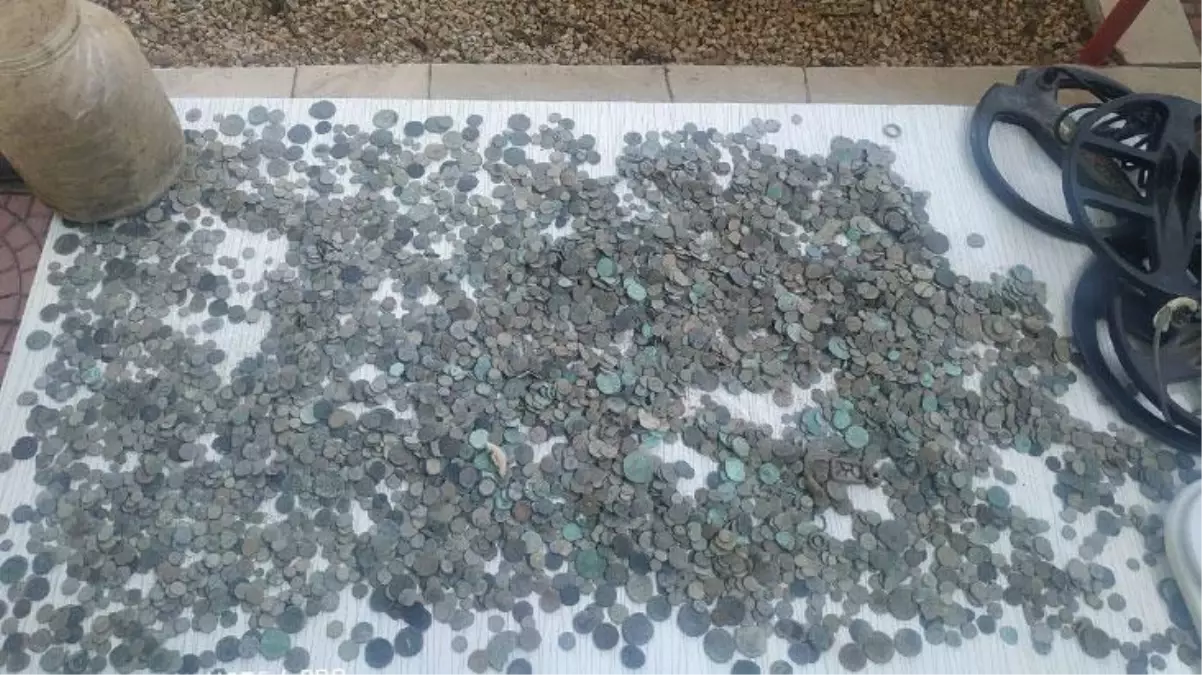 Son Dakika: Türkiye Cumhuriyeti'nde bir ilk! KOM tarafından yürütülen tarihi eser kaçakçılığı operasyonu başladı, 76 şüpheli yakalandı