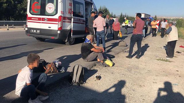 Son Dakika: Uşak'ta yolcu otobüsü devrildi! İlk belirlemelere göre çok sayıda yaralı var