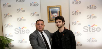 STSO Başkanı Eken, YKS'de Türkiye 45'incisi olan öğrenciyi makamında kabul etti