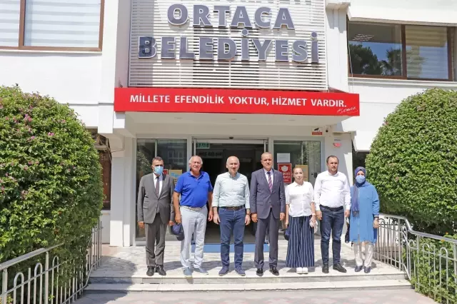 Ulaştırma ve Altyapı Bakanı Karaismailoğlu, Muğla'da ziyaretlerde bulundu