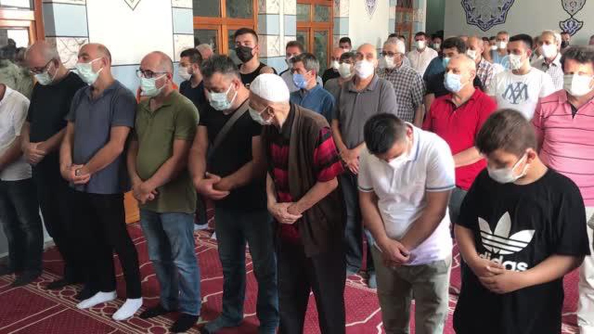 Balıkesir'deki otobüs kazasında hayatını kaybeden kadının cenazesi Zonguldak'ta defnedildi - Vimarsana News