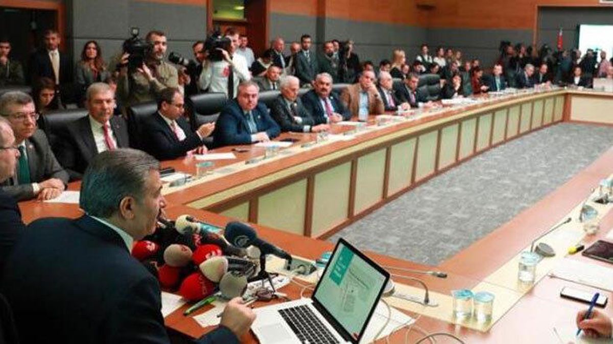 Aşı olmayanlara kısıtlama yolda! Bakan Koca, Bilim Kurulu sonrası ilk işareti verdi