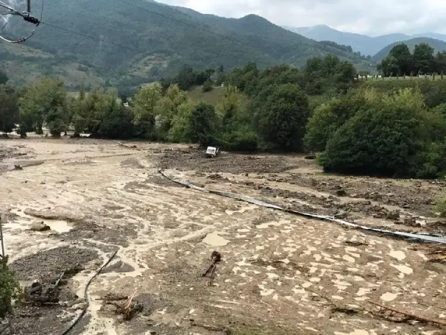 Bartın'da şiddetli yağış sel ve heyelana neden oldu ...