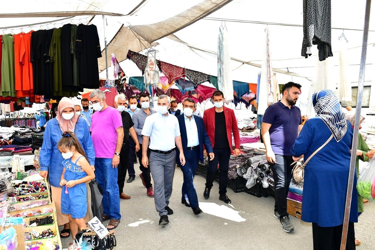 Başkan Çınar, alış veriş yapan vatandaşlarla dertleşti - Vimarsana News