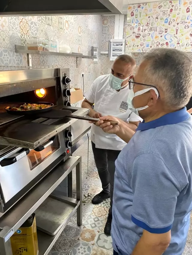 Kayseri'de glütensiz kafe hizmete açıldı