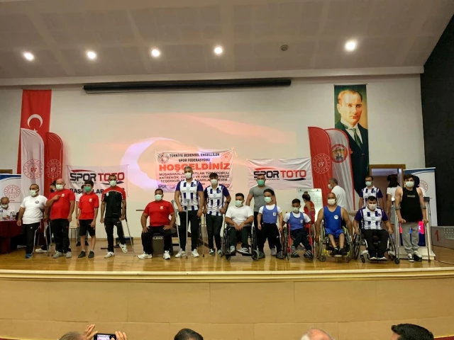 Engelli Atlet Kenan Özkan, halterde Türkiye ikincisi oldu