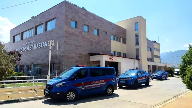 Gaziantep'te ticari araç takla attı, 1 ölü, 3 yaralı