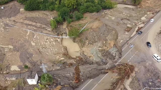 Karadeniz'deki felaketi değerlendiren İçişleri Bakanı Soylu: Bazı yerlerde suyun yüksekliği 4 metreyi buldu