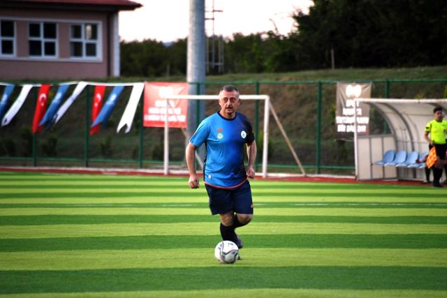 kartepe de sohretler futbol turnuvasi basladi 3 14323329 o