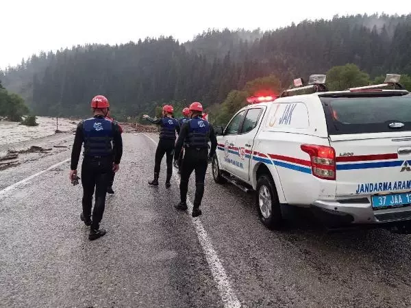 Kastamonu'da şiddetli yağış sele neden oldu (3)- Yeniden