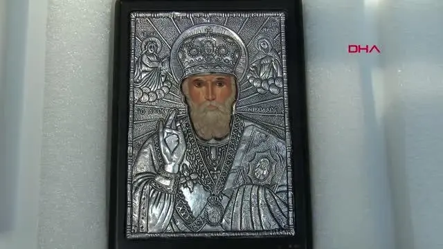 KİLİSELERDEN ÇALINAN 12 ESER'İ BARTHOLOMEOS'A TESLİM ETTİ -1