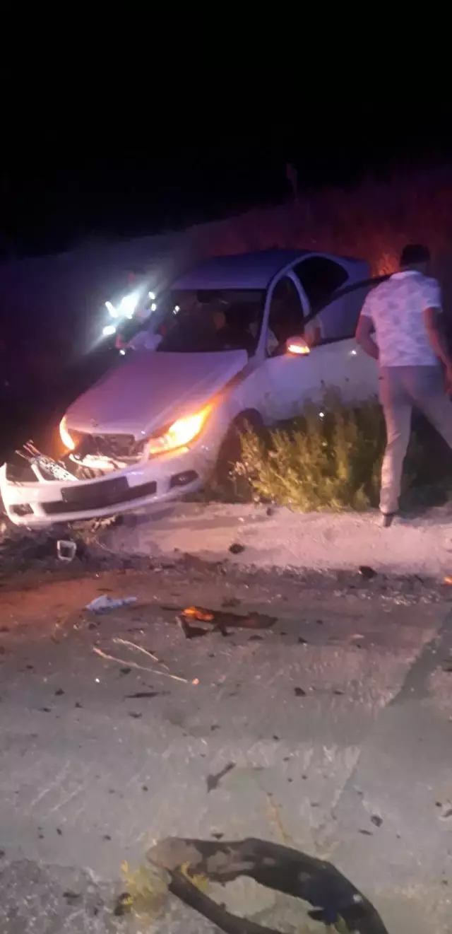Son dakika: Manisa'da otomobiller kafa kafaya çarpıştı: 1 ölü, 3 yaralı