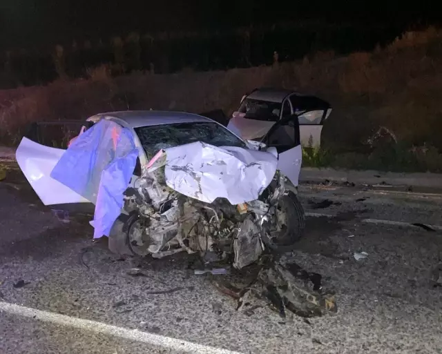 Son dakika: Manisa'da otomobiller kafa kafaya çarpıştı: 1 ölü, 3 yaralı