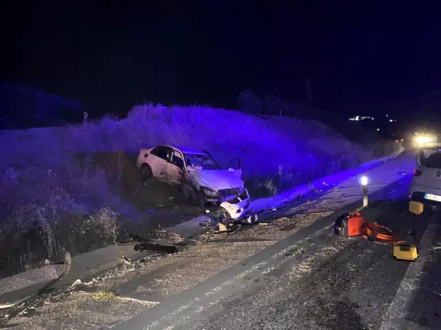 Son dakika: Manisa'da otomobiller kafa kafaya çarpıştı: 1 ölü, 3 yaralı