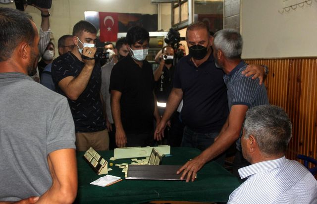 Meral Akşener'in kahvehane ziyaretinde gergin anlar: Yalan konuşuyorsunuz