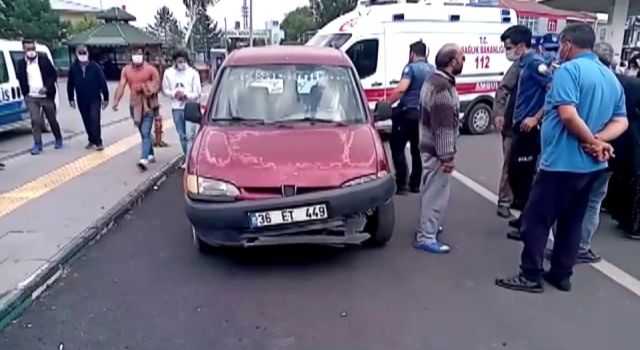 Otomobil yayaya çarptı: 1 yaralı
