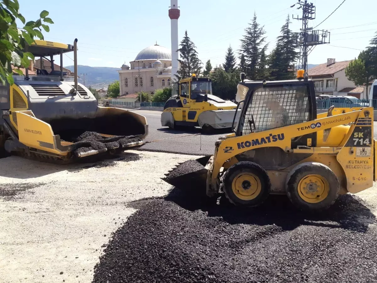 Parmakören Mahallesi'nde asfalt çalışması