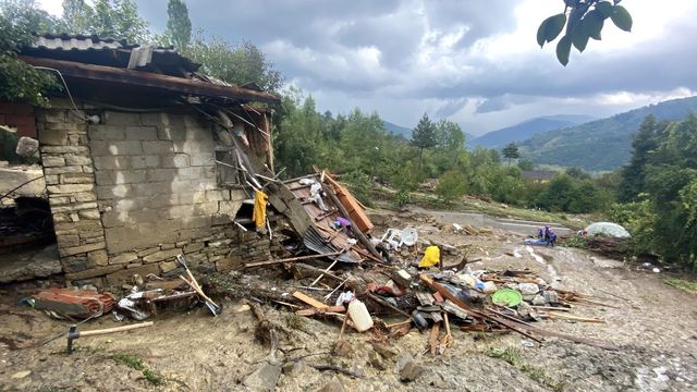 85 yaşındaki annesi, gözlerinin önüne sel sularına kapılan adam acı dolu anları anlattı