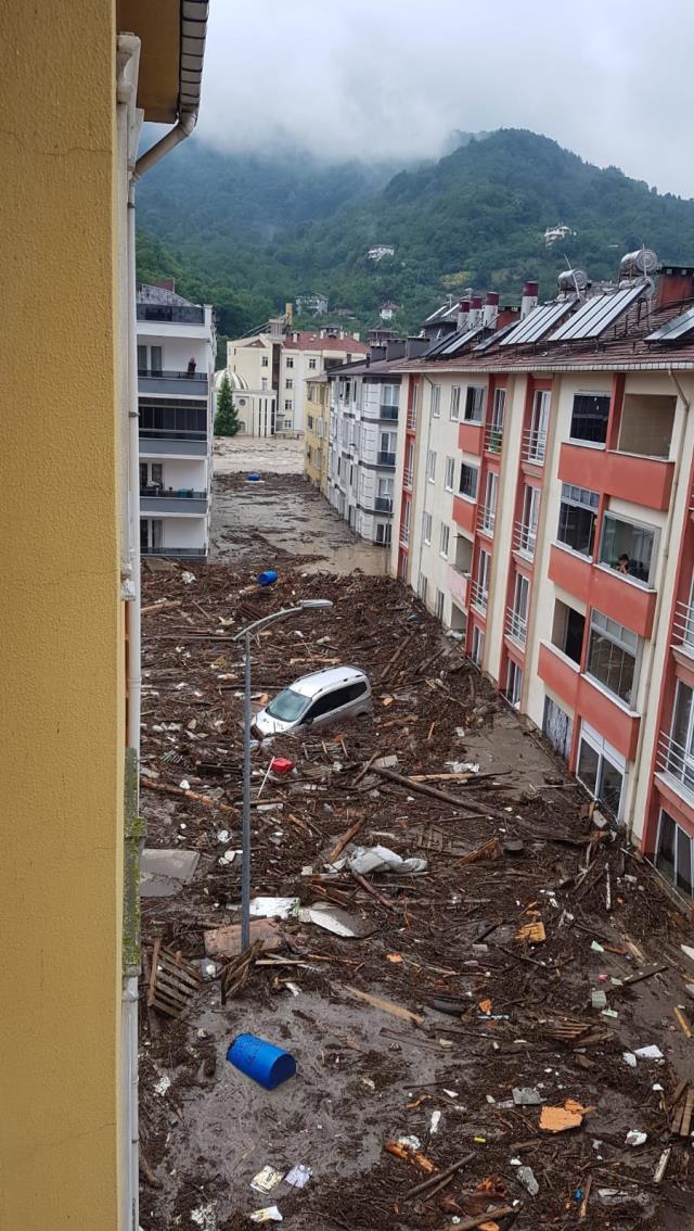 Selin yıkıp geçtiği Bozkurt'un belediye lideri Yanık'tan canlı yayında acı kelamlar: İlçenin yok oluşunu izliyoruz