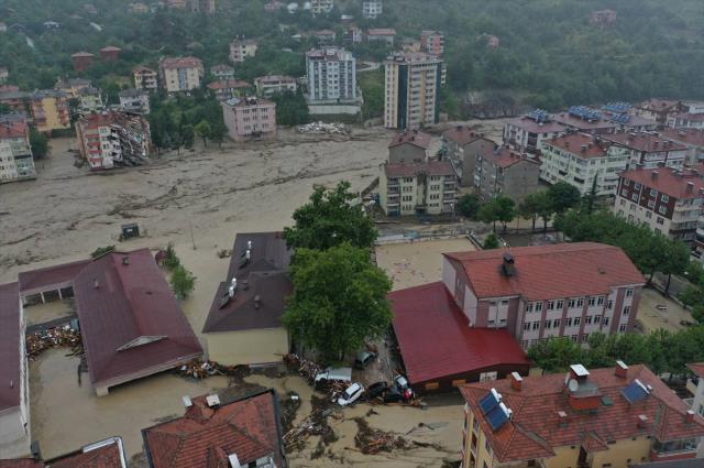 Selin yıkıp geçtiği Bozkurt'un belediye başkanı Yanık'tan canlı yayında acı sözler: İlçenin yok oluşunu izliyoruz