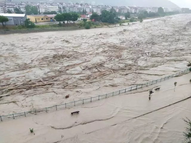 Son dakika haberleri! Sinop'ta sel: Ayancık Çayı taştı ...