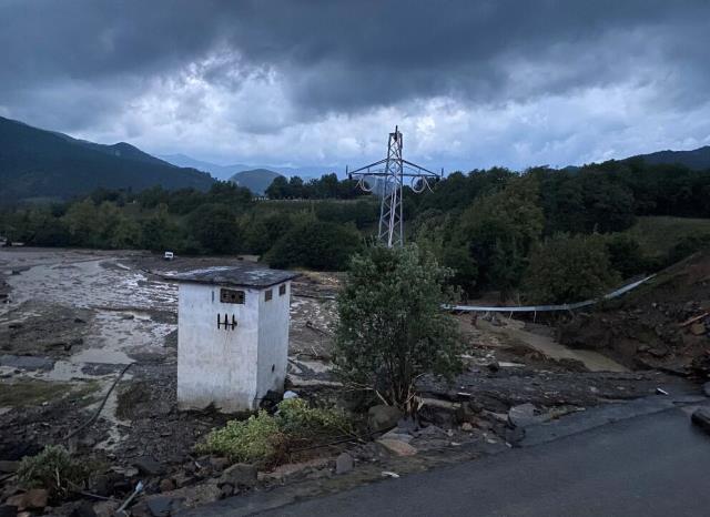 Son Dakika: Bartın'da sel felaketi! Köprü ve yollar çöktü, evi yıkılan 80 yaşlarında bir kadın aranıyor