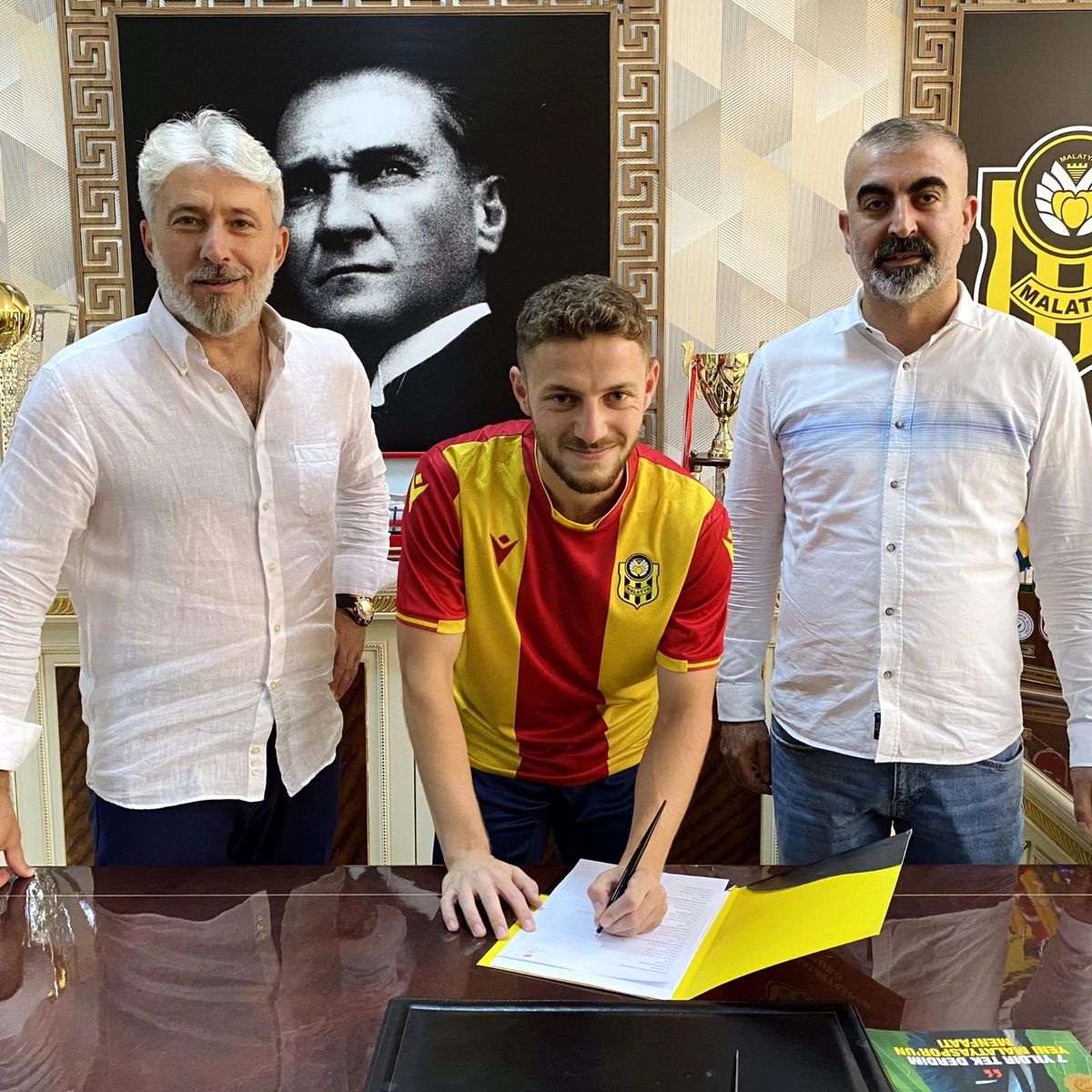 Yeni Malatyaspor'da genç forvetin sözleşmesi uzatıldı
