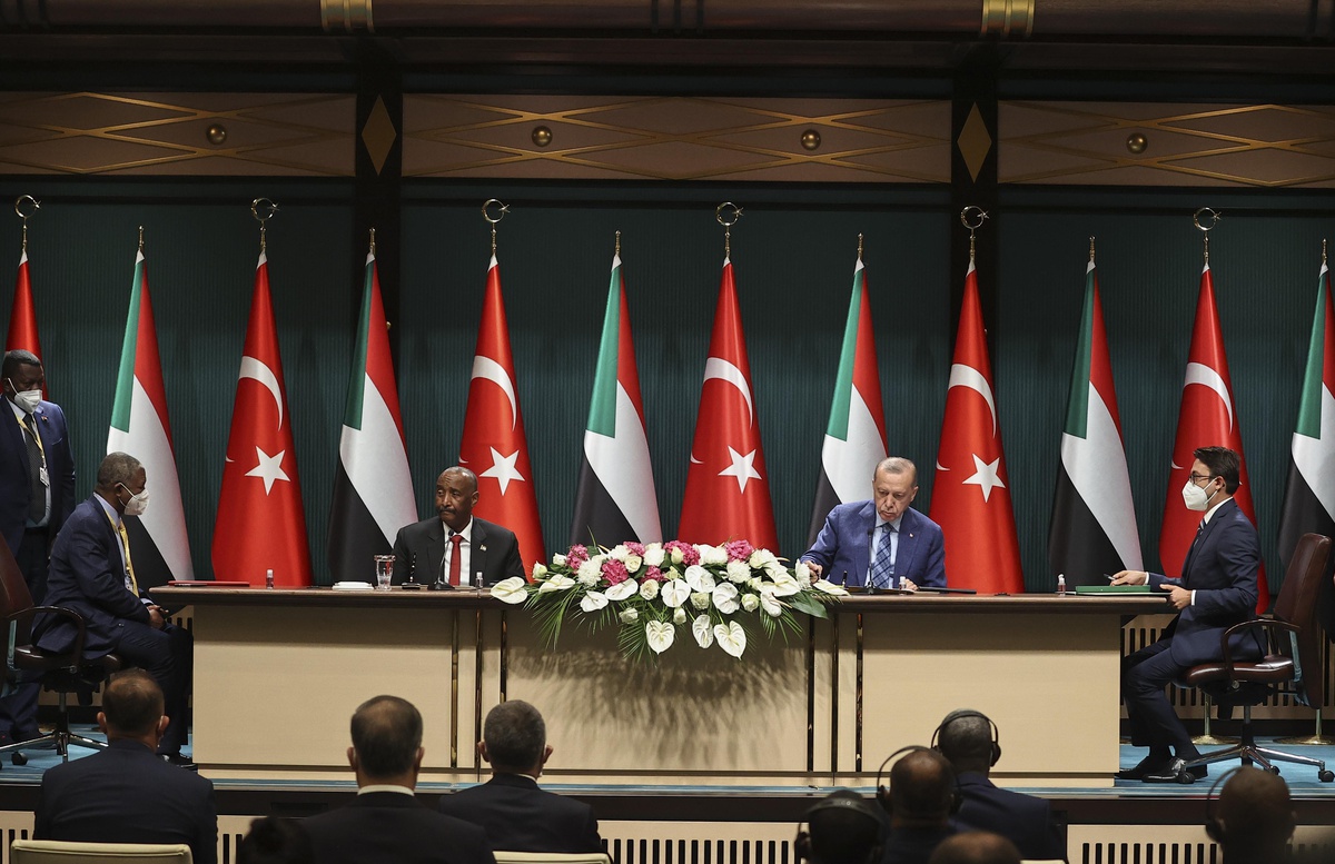 Cumhurbaşkanı Erdoğan Sudan Egemenlik Konseyi Başkanı Burhan'ı resmi törenle karşıladı - Vimarsana News
