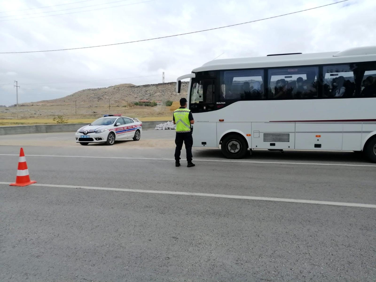 Son dakika haberleri! Aksaray'da jandarma ekiplerinden yolcu otobüslerine sıkı denetim - Vimarsana News